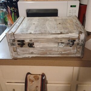 Rustic Wooden Storage Box/Jewelry Holder